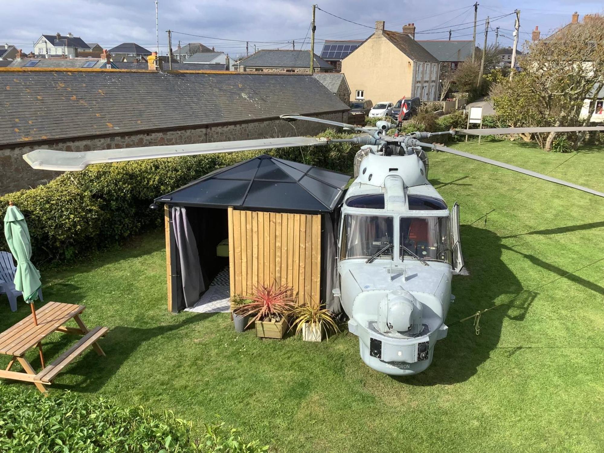 Haelarcher Helicopter Glamping Helston Eksteriør billede